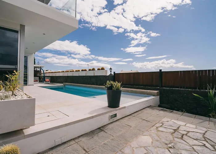 Vv Omara By Hh * 卡门港