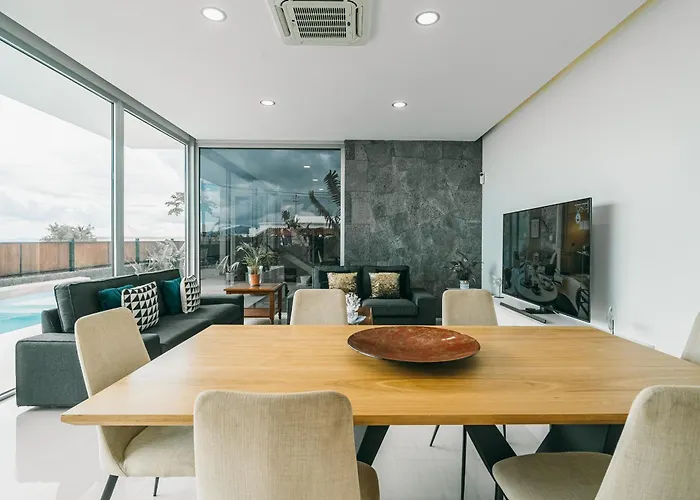 Vv Omara By Hh فيلة