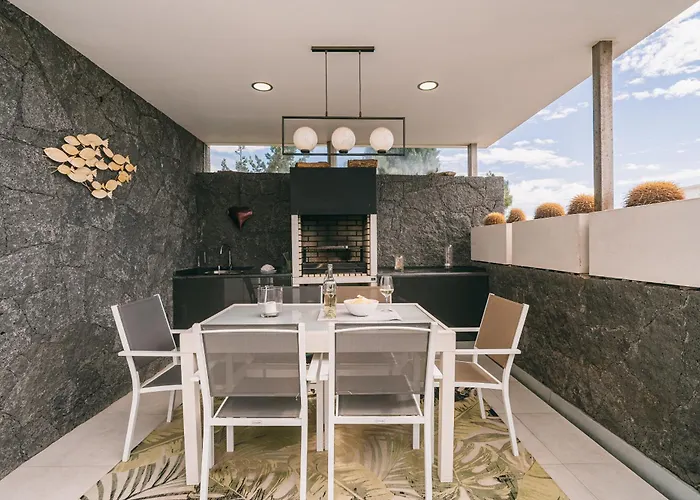 Villa Vv Omara By Hh *